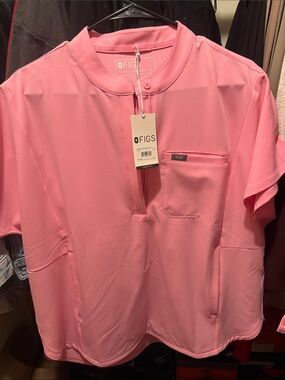 FIGS Men's Pink Short-Sleeve Scrub-Style Top